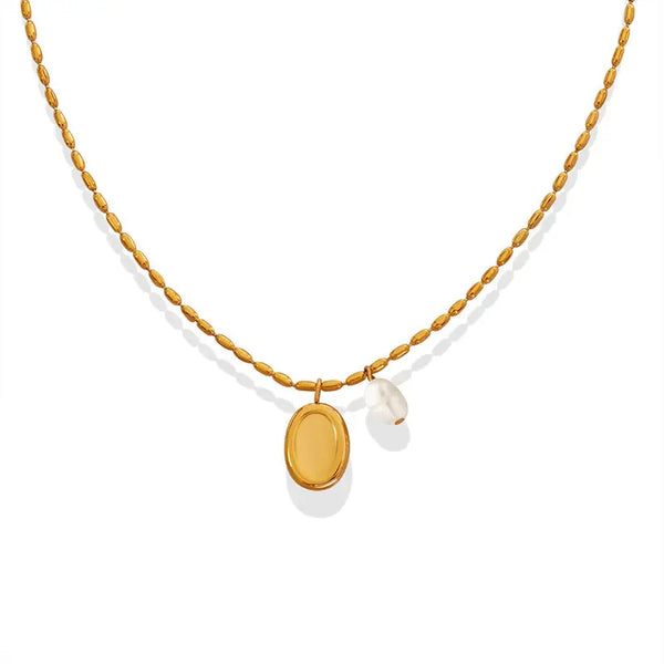 Amalia necklace with pearl pendant