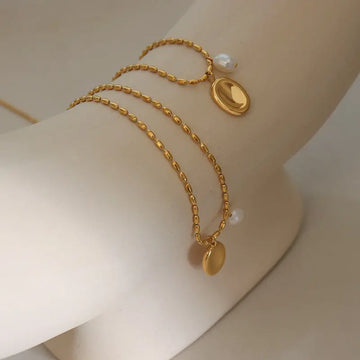 Halskette Amalia mit Perlenanhänger Halskette Simple Pledge