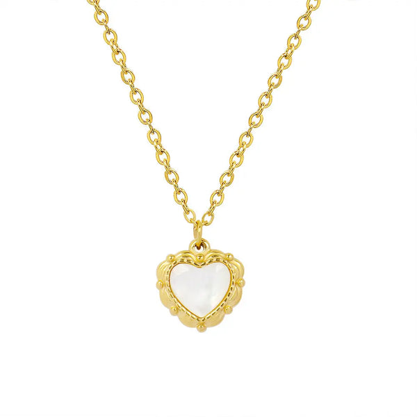 Anna necklace with heart shell pendant