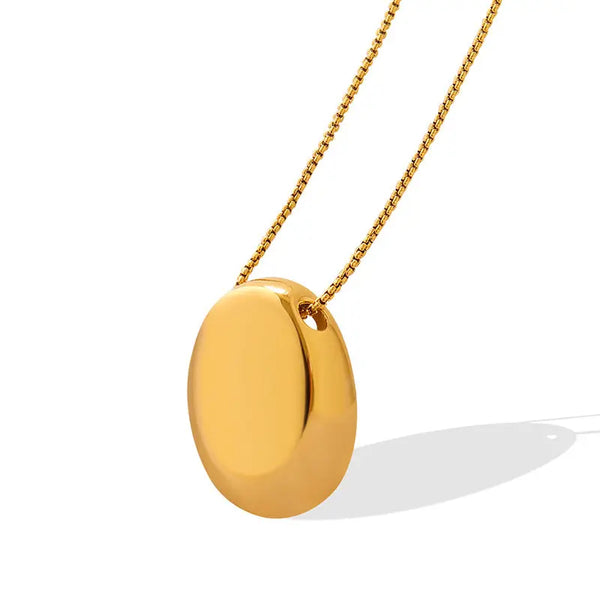 Luisa necklace with large pendant