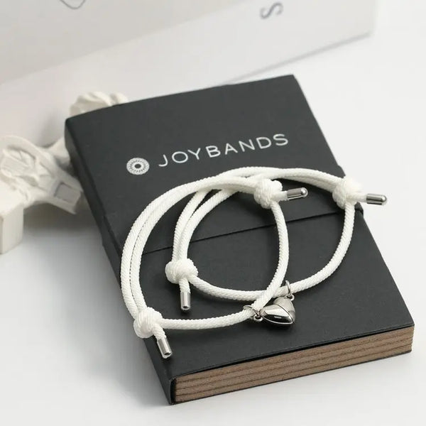 Set of 2 friendship bracelets with heart magnet (white)