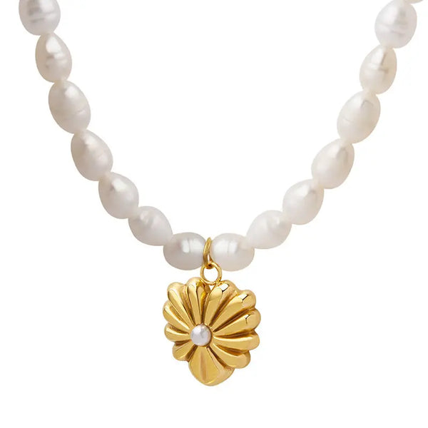 Pearl necklace Luna