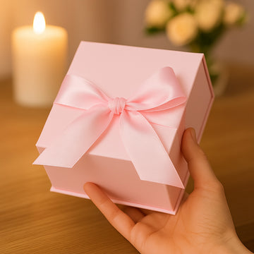 Geschenkverpackung mit Schleife