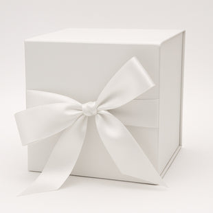 Geschenkverpackung mit Schleife