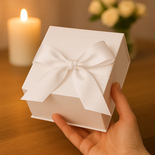 Geschenkverpackung mit Schleife